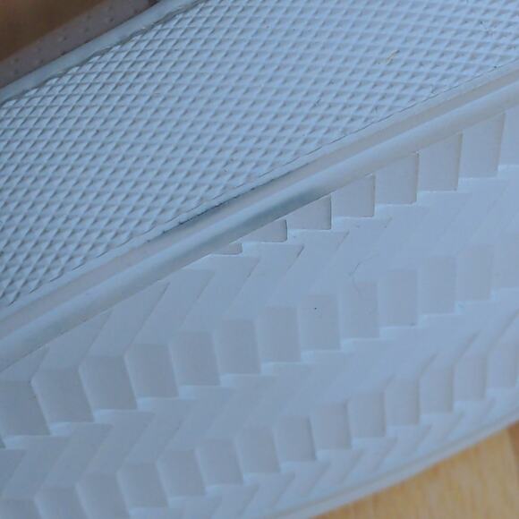 GREATS Royale Perforated Leather Sneaker 9.5 New - Picture 14 of 16